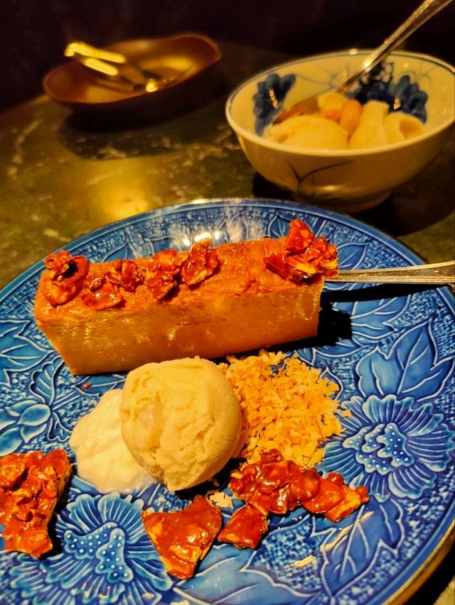 【バンコク】豪華列車食堂風レストラン Burapa