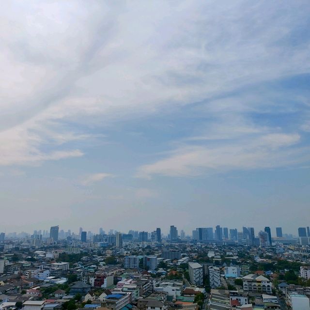 ไหว้กวนอิมพันมือ ชมวิวทิวทัศน์บนเจดีย์สูง 21 ชั้น