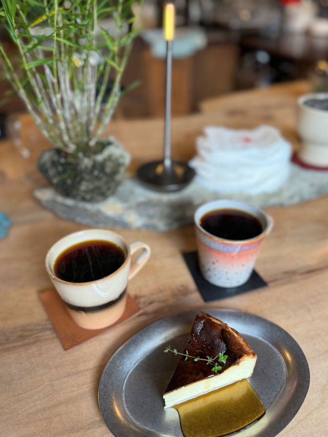 🥰🌸용산 올딧세 동굴 컨셉의 카페