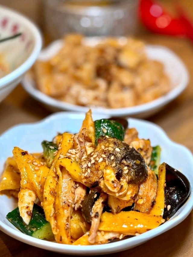 🥢 【 兩姊妹涼皮有限公司 】 🥢
