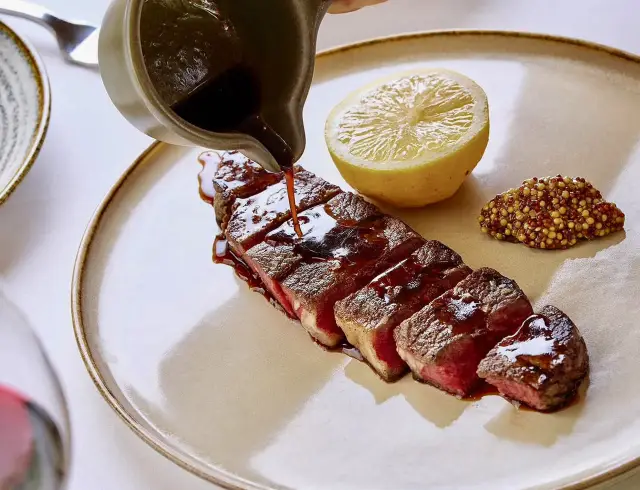 Glass Brasserie 餐廳和酒吧 