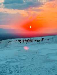 【トルコ🇹🇷】パムッカレの燃えるような夕日🌅