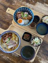 ข้าวด้งหมูแดงเตาถ่าน ศิริราช วังหลัง