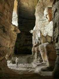 Yungang Grottoes (Datong) – Ancient Buddhist cave 🖼️
