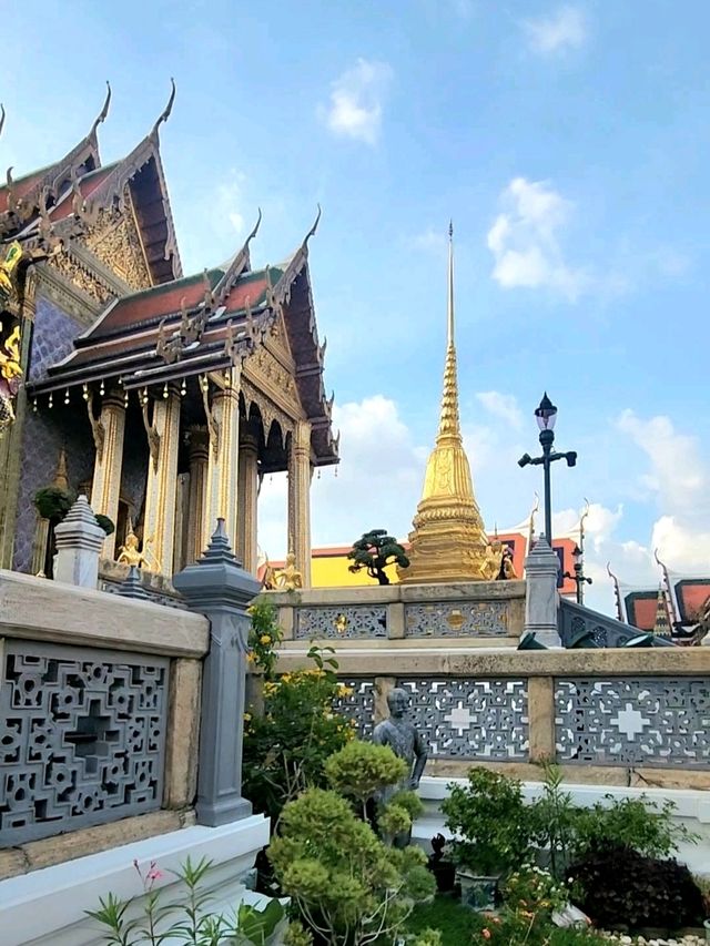 Discover the beauty of Wat Phra Kaew