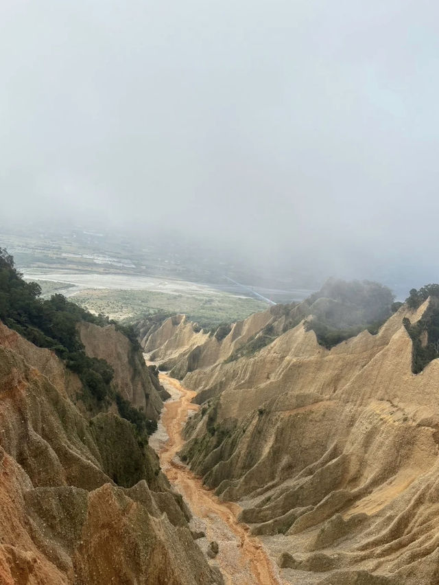 Mount Huoyan: China’s Flaming Mountain of Legends