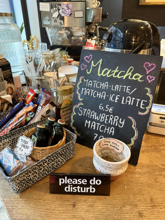 A Cozy Escape at Ihana Kahvila Baari in Helsinki☕️