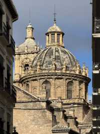 Limited-time snow cap on mountains in Granada during the winter