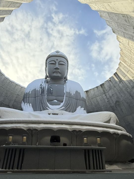 真駒内滝野靈園：摩艾像與大佛頭像的雙重震撼