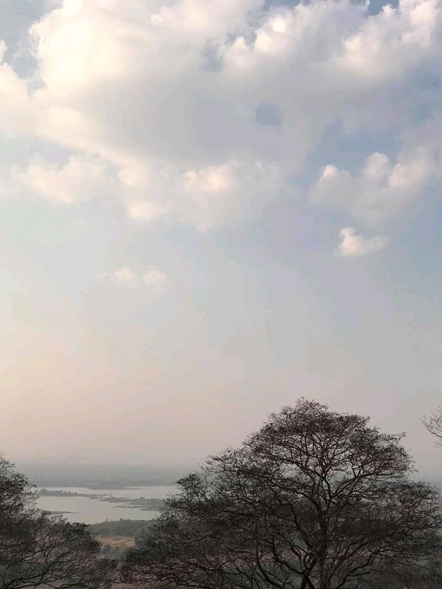 ทำบุญที่ภูสูงกันค่ะ