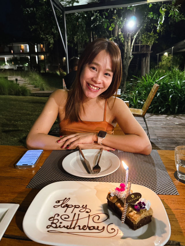 อิ่มอร่อยในบรรยากาศสุดโรแมนติกที่ร้านระเบียงชา