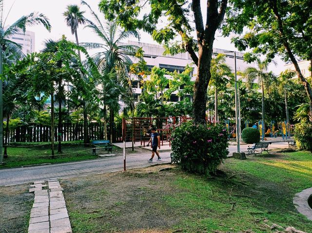 泰國曼谷市中心城市綠洲湖泊公園免稅店一日遊行程，適合休閒逛街打卡拍照📸