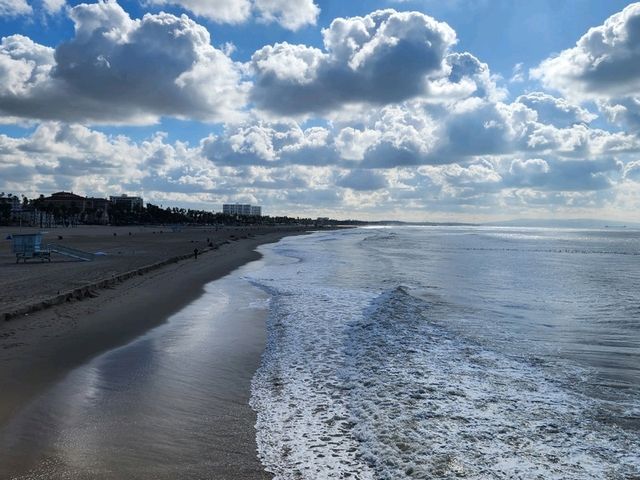 サンタモニカビーチで太平洋の絶景を満喫！ロサンゼルスおすすめ観光スポット