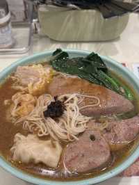 價錢親民貼地 店員服務一流 @傑星冰廳