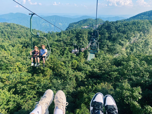 “ประตูสวรรค์” เขาเทียนเหมิน (Tianmen Mountain)