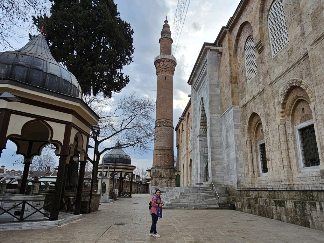 Du lịch Istanbul〔Nhà thờ Hồi giáo lớn Bursa〕, kiến ​​trúc Hồi giáo tráng lệ