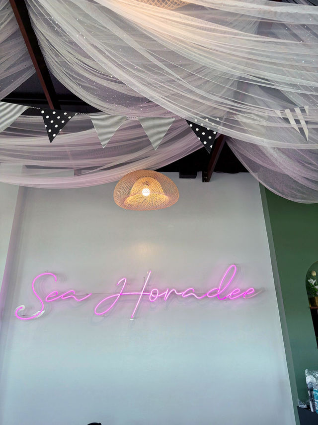 Sea Horadee