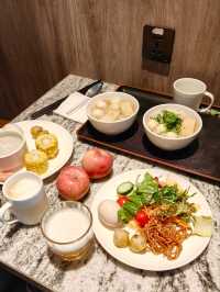 澳門機場環亞貴賓廳：您的旅程從舒適開始。(Plaza Premium Lounge)