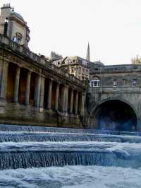 Scenic Stop at Pulteney Bridge 