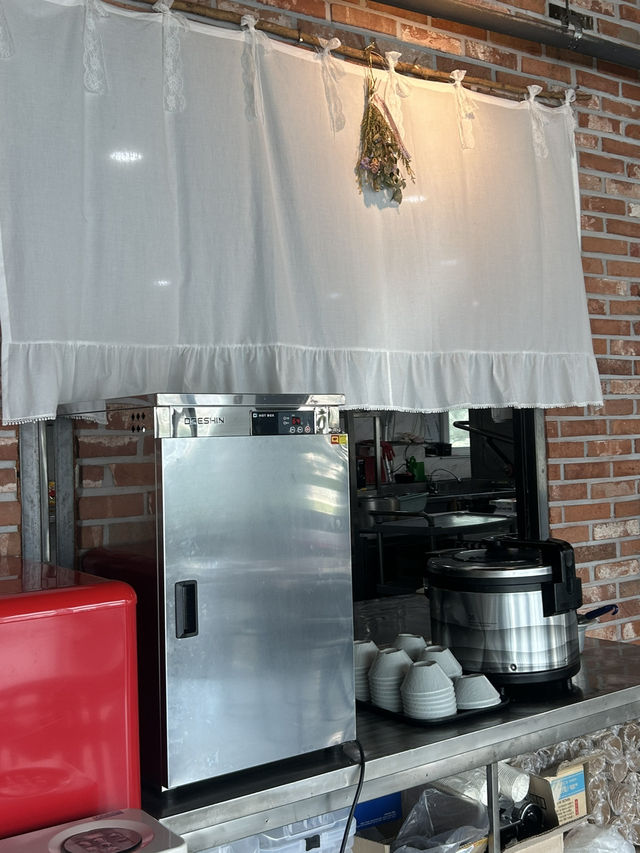 정갈한 한 상, 저수지 풍경과 함께 건강하고 맛있게🤍🌱