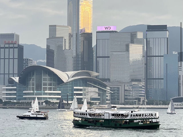 尖沙咀海濱長廊 (Tsim Sha Tsui Promenade)