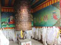 【松賛林寺｜Songzanlin Monastery】 “ミニポタラ宮”とも呼ばれる、チベット文化が息づく壮麗な寺院
