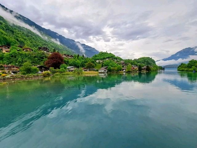 瑞士-布里恩茨湖，與浪漫的湖光山色來場愛的迫降！