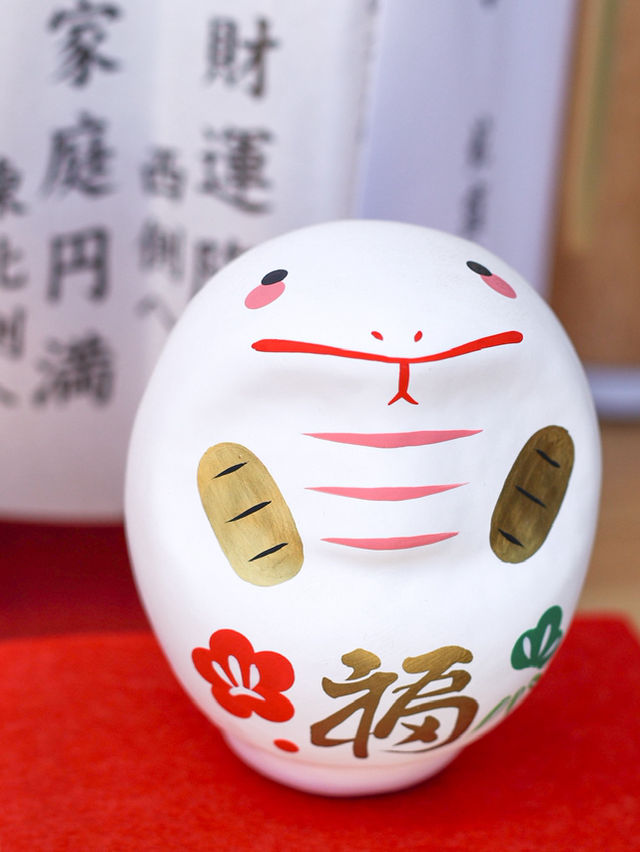「願いを結ぶ、白蛇のパワースポット。」
