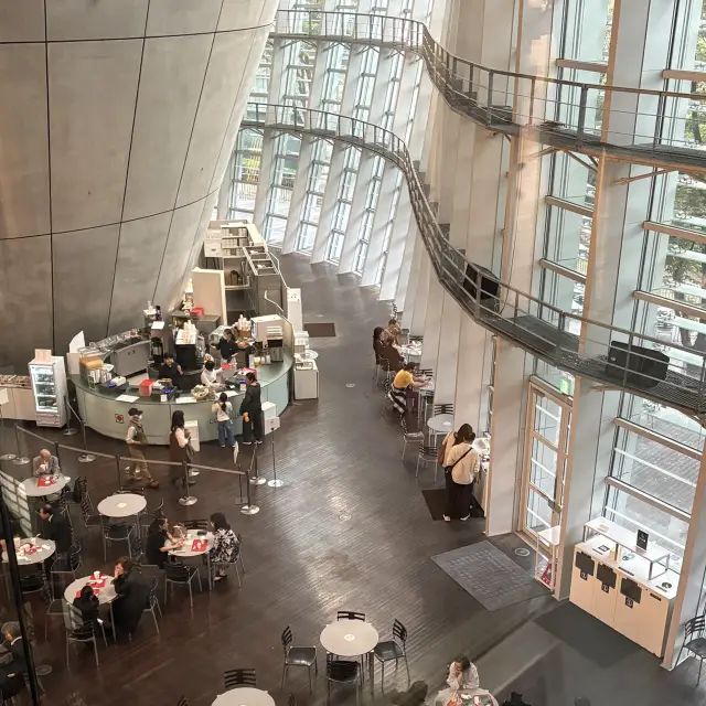 Tokyo Roppongi's Ultimate Hip Spots! A Perfect Blend of Art and Gastronomy
