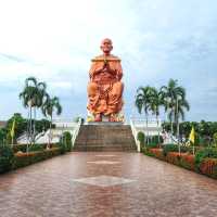 สักการะหลวงพ่อโสธรและหลวงพ่อโตองค์ใหญ่