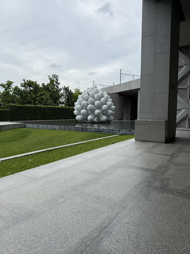 Floor After Floor Of Incredible Art At MOCA Bangkok - You Have To See This!