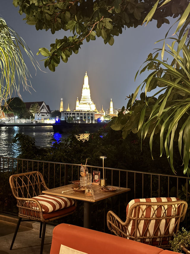 Looking for the perfect sunset dinner spot in Bangkok? 