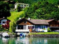 🌊 Lake Thun – A Mirror Between the Alps and the Sky