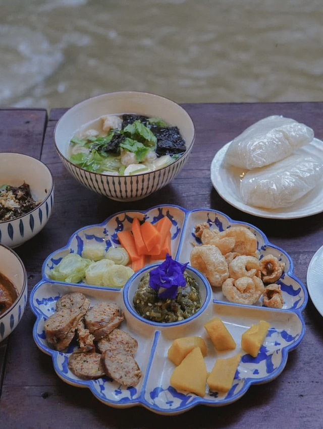 บ้านธารชีวี บ้านเล็กในป่าใหญ่