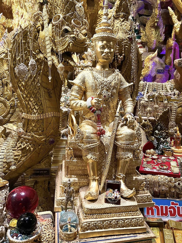 ✨カラフルな龍のトンネルをくぐって、神秘の寺「ワット・マニーウォン」へ🌈🐲