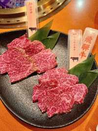 高山🇯🇵 有個套餐是 飛驒牛33種部位 一次上桌！