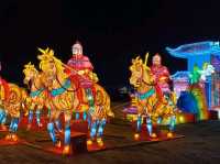 แสดงไฟแสงสีบนกำแพงเมืองโบราณต้าถง