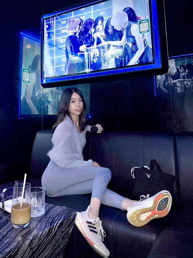 Let's enjoy the futuristic Luxury KTV experience here❤️