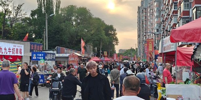 Shenyang Xiaoheyan Morning Market in summer (june)!