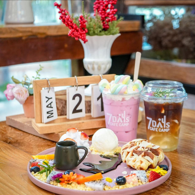คาเฟ่สัตหีบ ท่ามกลางสวนในซอยลึก บรรยากาศร่มรื่น