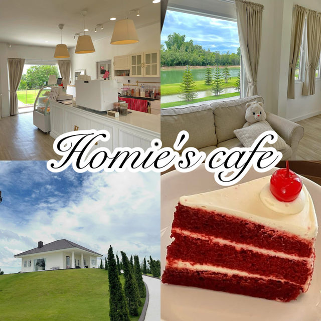☕ Homie’s Cafe – บ้านสีขาวกลางเนินหญ้า 