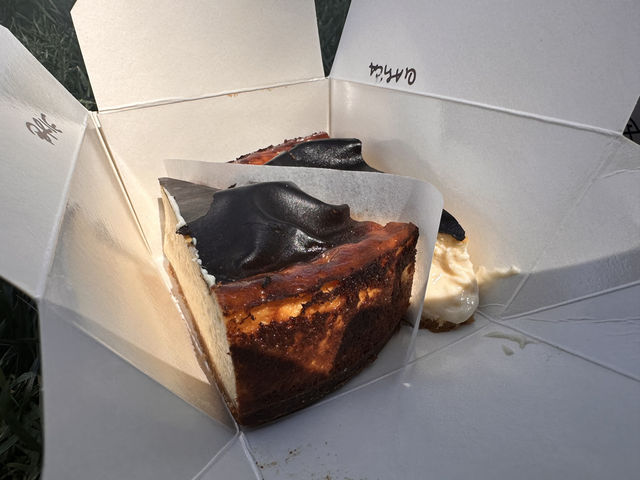 【Jon Cake｜バスクスタイルの濃厚チーズケーキ専門店】
