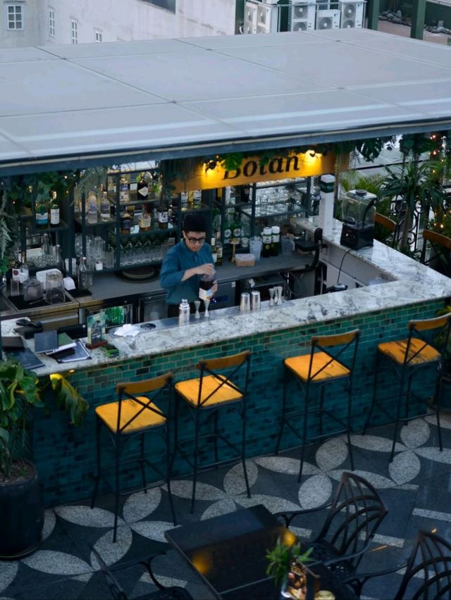 Botan Bar & Dine