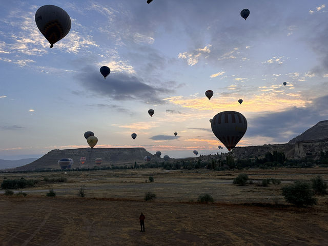 【Cappadocia Hot Air Balloons at Sunrise／カッパドキア気球朝陽】
