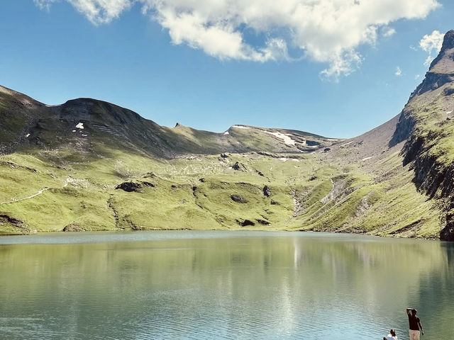 Oeschinensee Escape: A Solo Summer Paradise in the Bernese Alps
