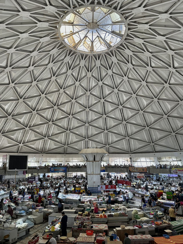 Explore the Vibrant Chorsu Bazaar in Tashkent, Uzbekistan 🇺🇿 