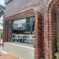  Hi Babe Café