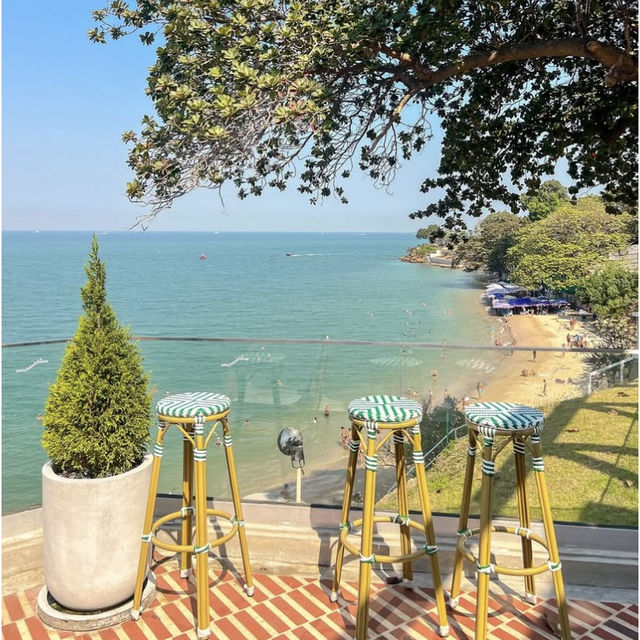 🏖️ Sunny Beach House – คาเฟ่ริมทะเล
