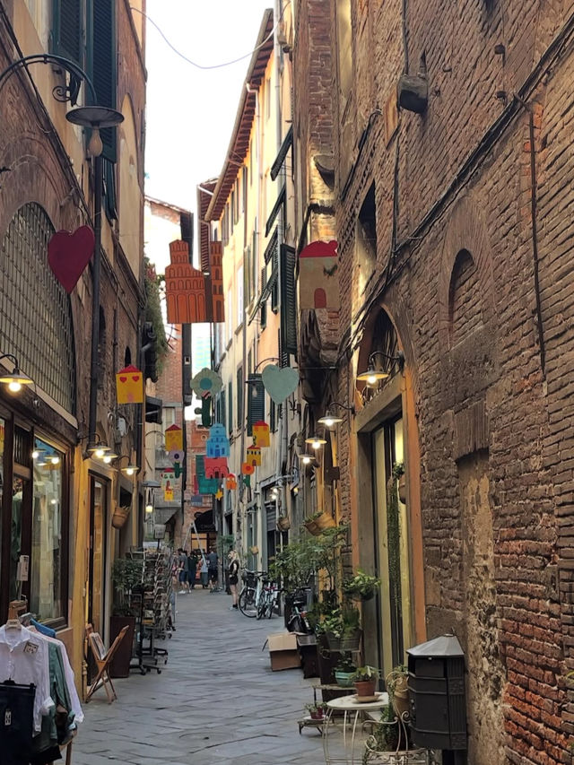 【城壁の上を歩く贅沢】ルッカで味わう静かなイタリア時間🏰🚲