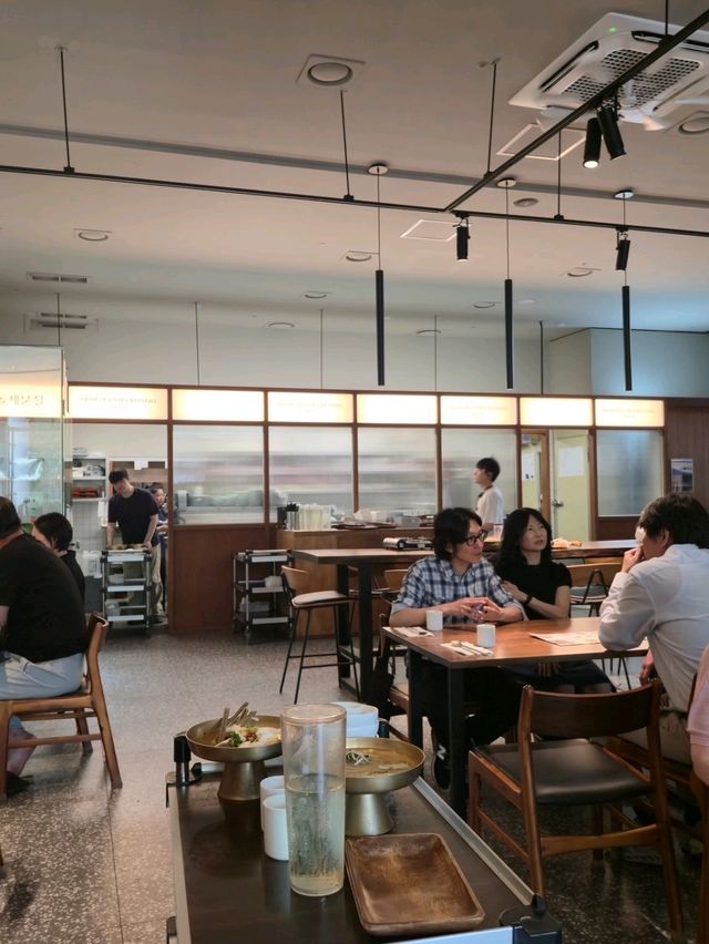 국내여행 서울의 인기 냉면 맛집 서관면옥 홍대